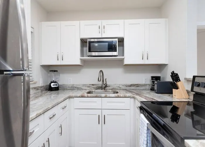 The Hideaway At Lake Ridge 3